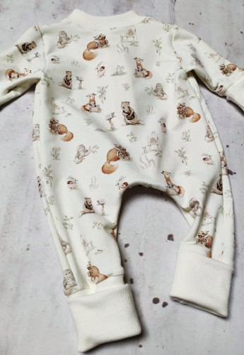 Kombinezon dresowy w zwierzątka