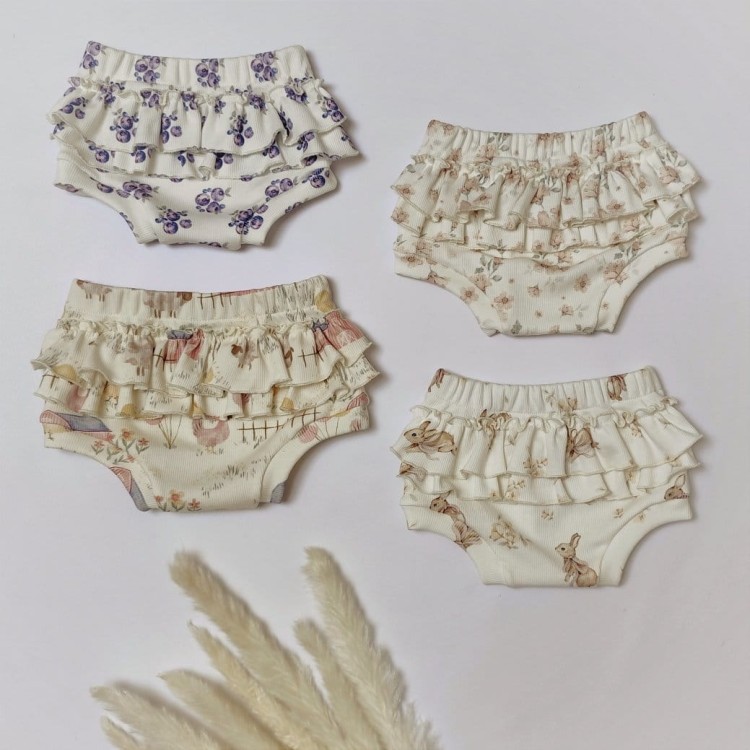 bloomers z prążka z falbankami