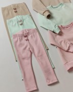 Legginsy z prążka z guziczkami