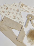 Detale bluzy handmade z falbankami i motywem myszek.