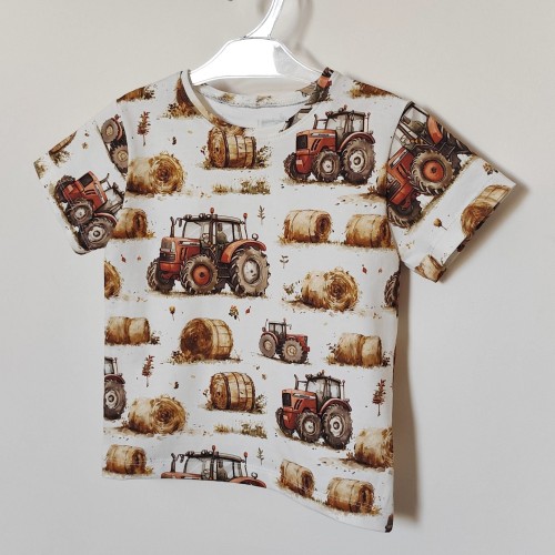 Dziecięcy t-shirt handmade w traktory i bale siana