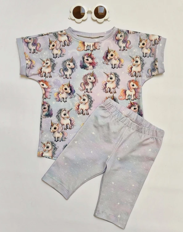 Pastelowy komplet letni dla dziewczynki z jednorożcami t-shirt kolarki w gwiazdki
