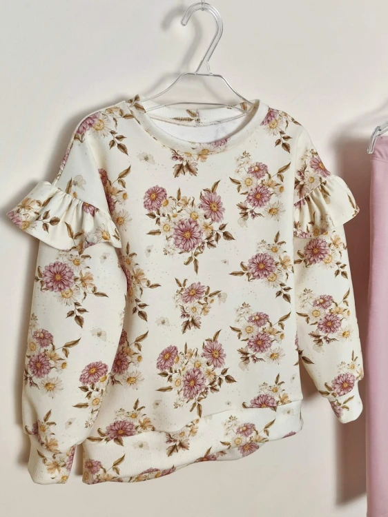 Bluza oversize z falbankami– idealne dopasowanie i swoboda.