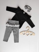 legginsy w pepitkę i czarny bodziak.jpg